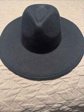 Black Wide-Brim Felt Fedora Hat